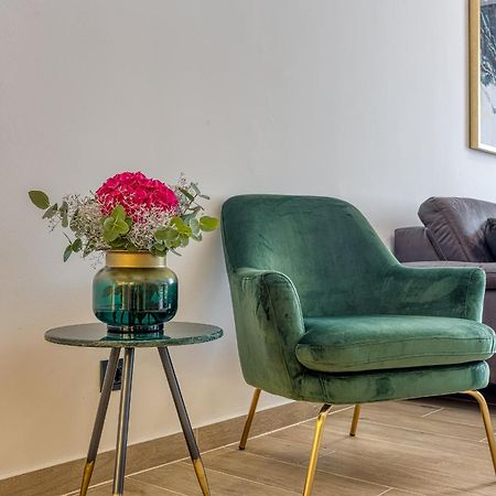 Sara Luxury In City Center 포레치 외부 사진