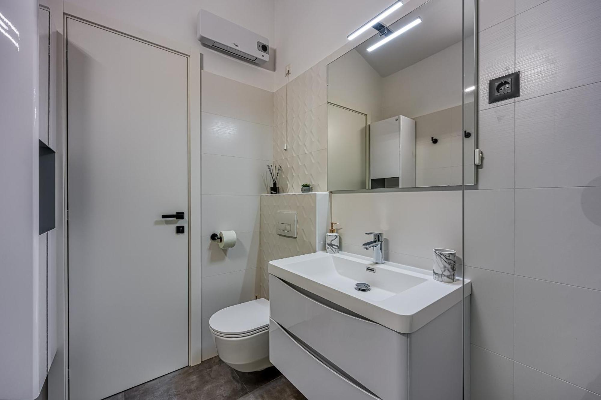 Sara Luxury In City Center 포레치 외부 사진